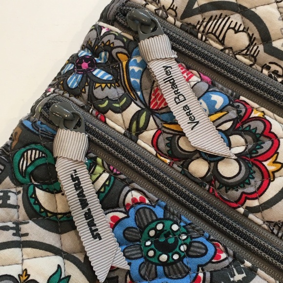 Vera Bradley | Gray Crossbody With Multi Color Star Wars & Floral Print - Picture 5 of 15